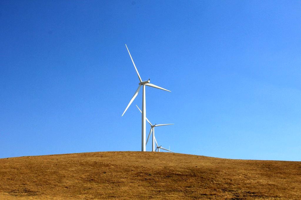 Energy sector turbine monitoring system